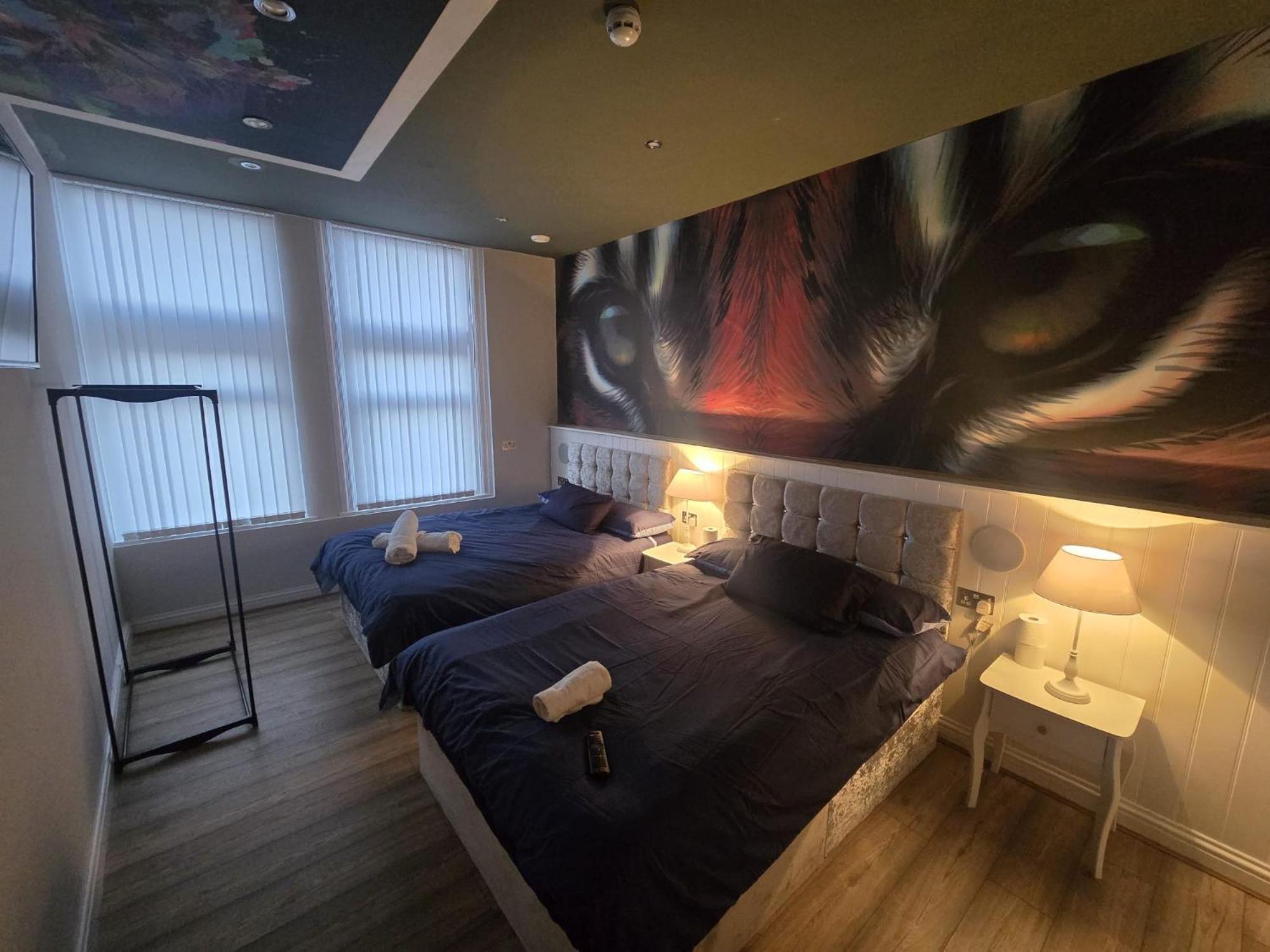 Center Dawson Street Apartment *